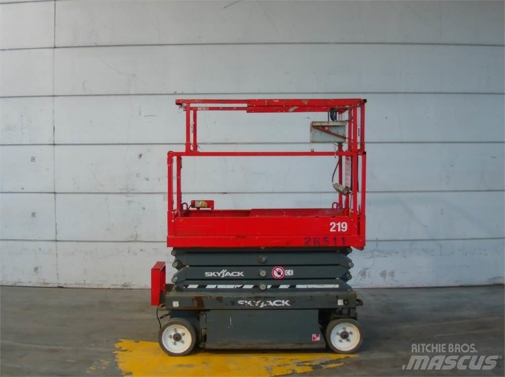SkyJack SJ3219 Ollós emelők
