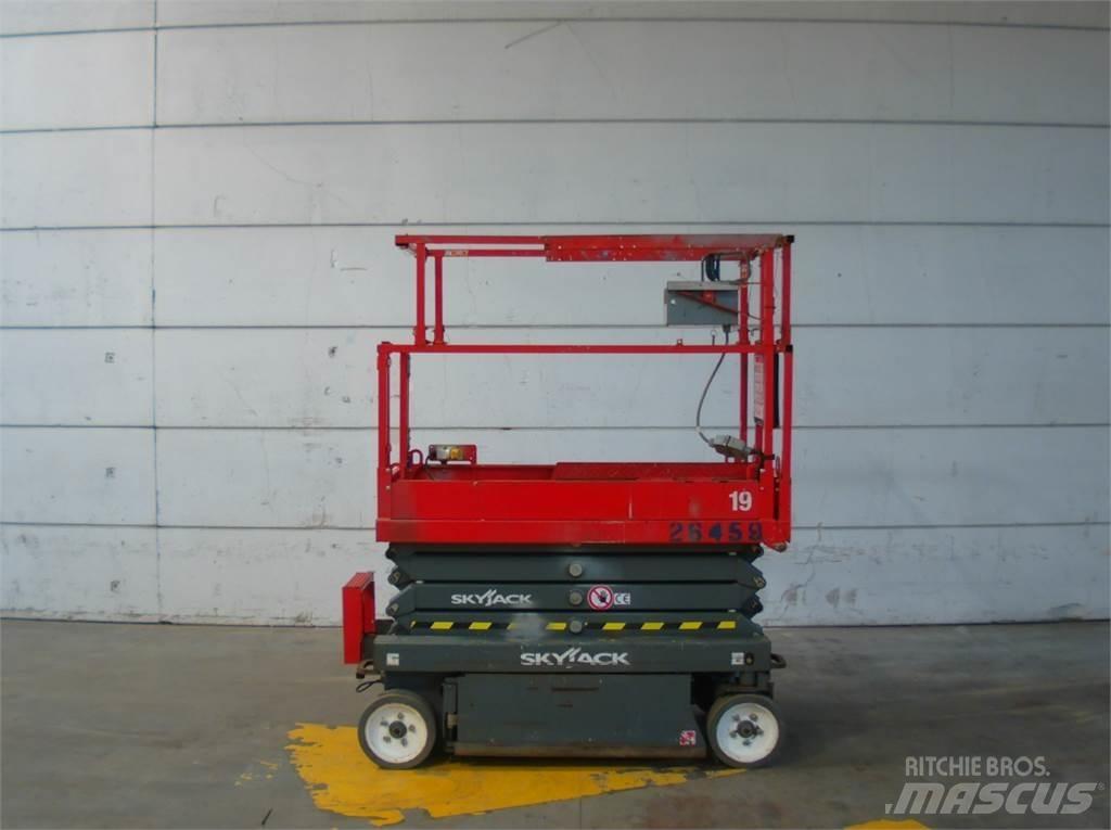 SkyJack SJ3219 Ollós emelők