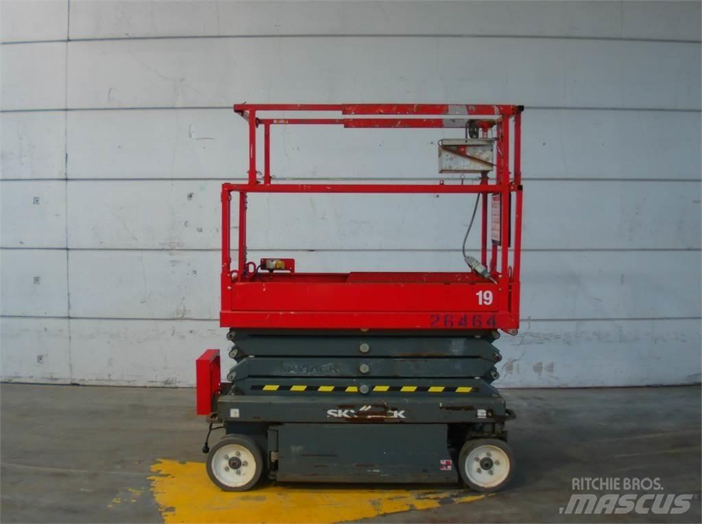 SkyJack SJ3219 Ollós emelők