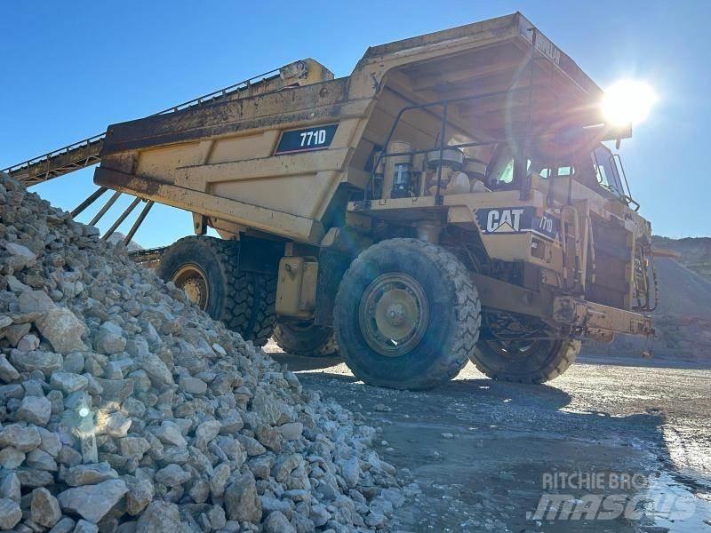 CAT 771D Nehézdömper