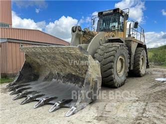 CAT 990 II Gumikerekes homlokrakodók