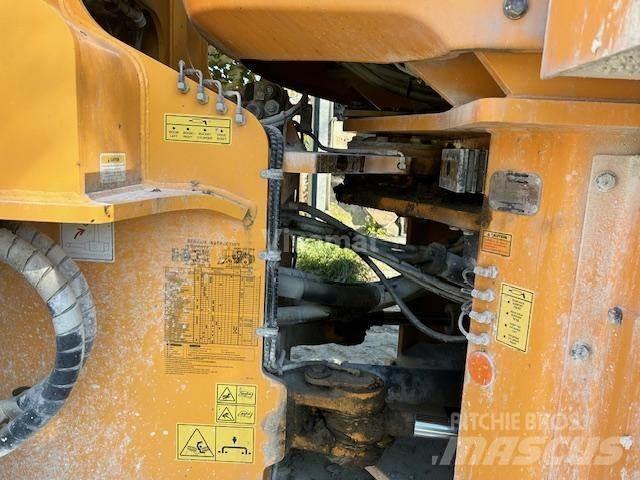 Hyundai HL 970 Gumikerekes homlokrakodók