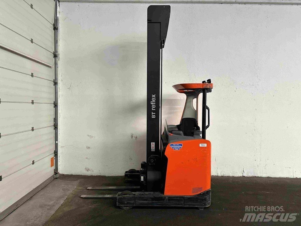 BT RRE 140 - TRIPLEX 9 m Tolóoszlopos targonca
