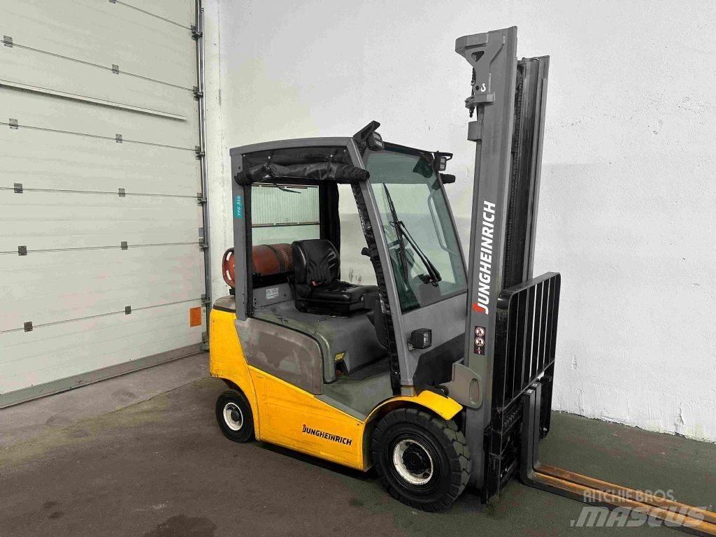 Jungheinrich TFG 316 Gázüzemű targoncák