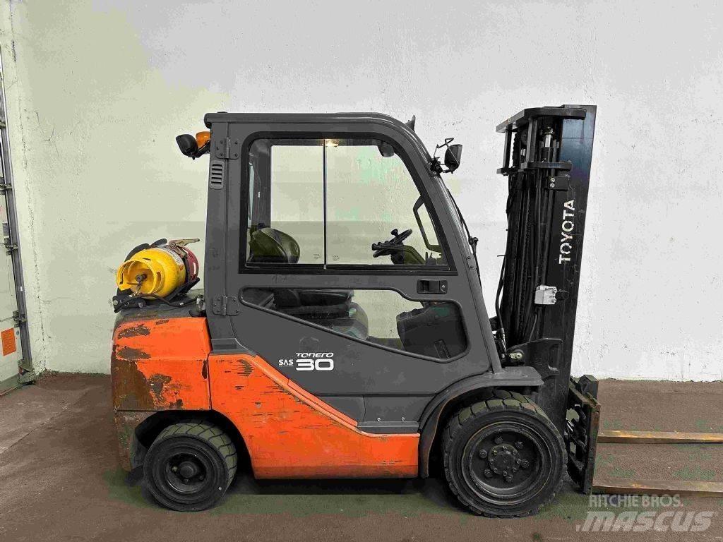 Toyota 02-8FGF30 Gázüzemű targoncák