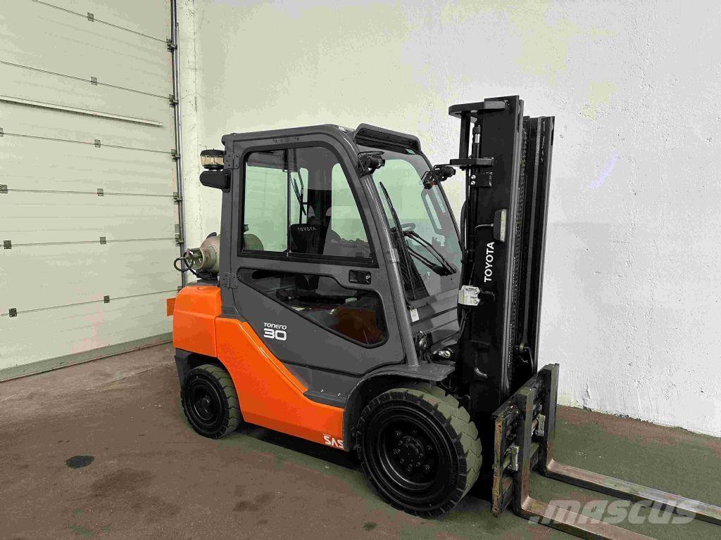 Toyota 02-8FGF30 Gázüzemű targoncák