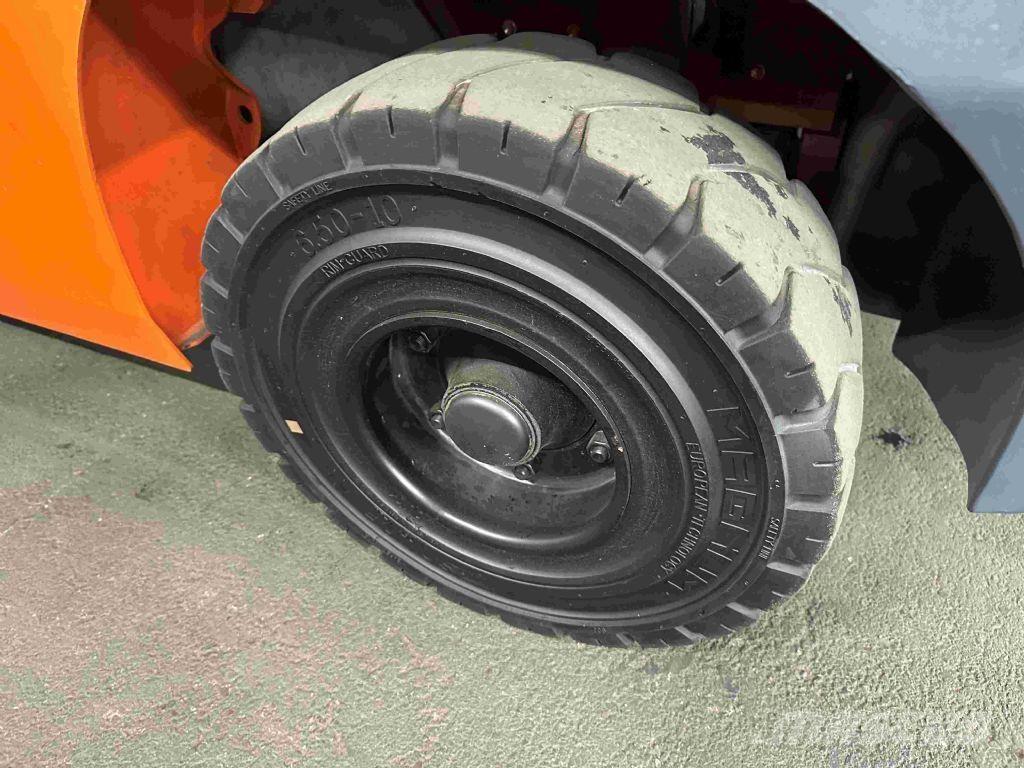 Toyota 02-8FGF30 Gázüzemű targoncák