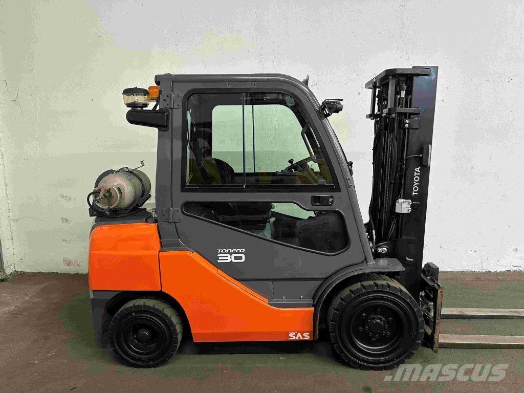 Toyota 02-8FGF30 Gázüzemű targoncák
