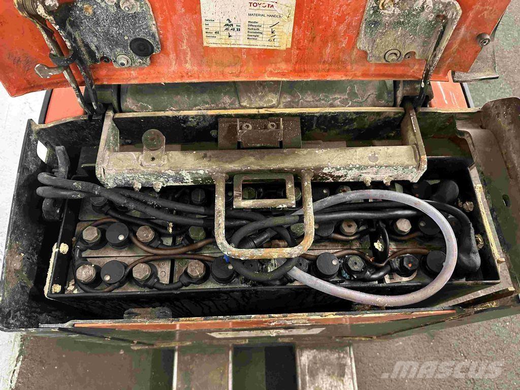 Toyota LPE 200 Alacsony emelőkocsi