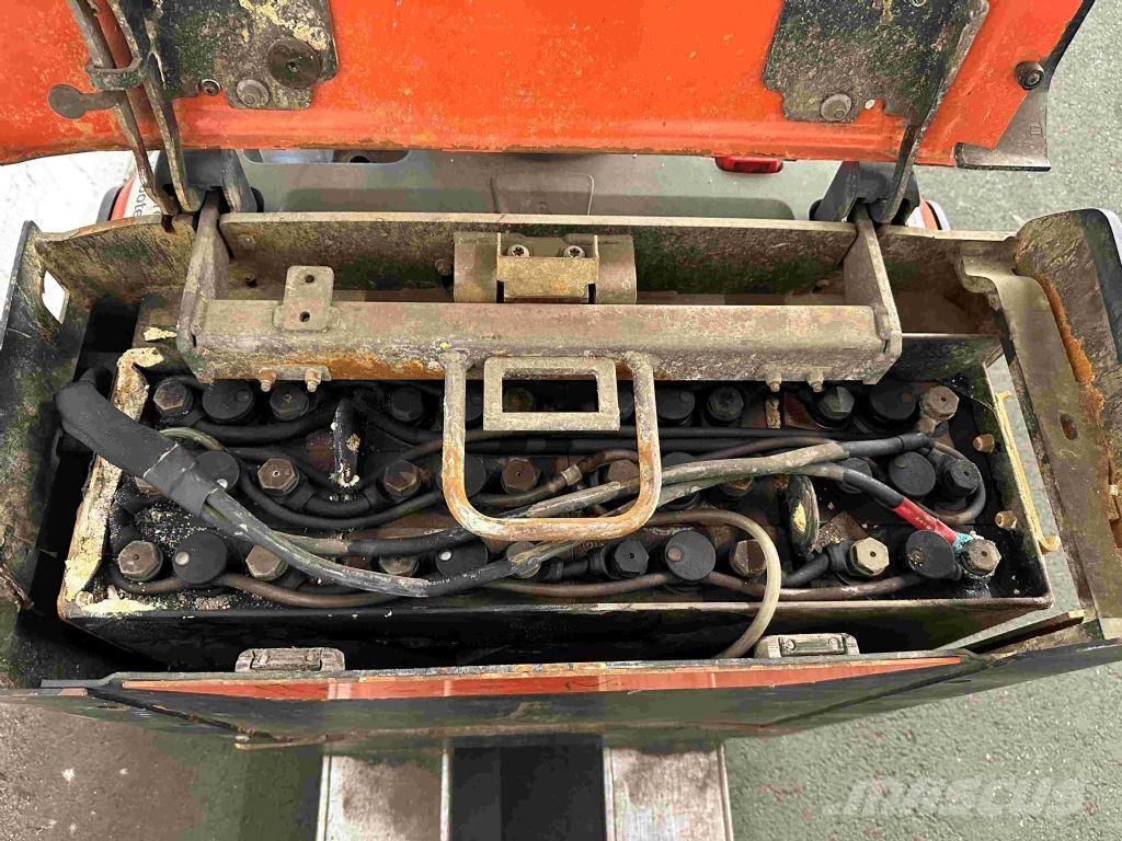 Toyota LPE 200 Alacsony emelőkocsi