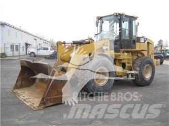 CAT 928H Gumikerekes homlokrakodók