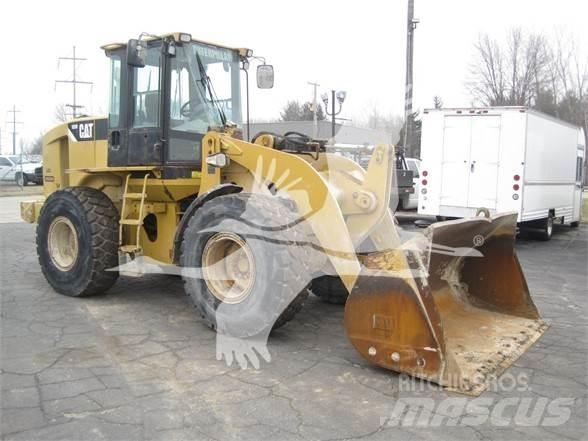 CAT 928H Gumikerekes homlokrakodók