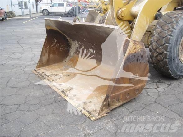 CAT 928H Gumikerekes homlokrakodók