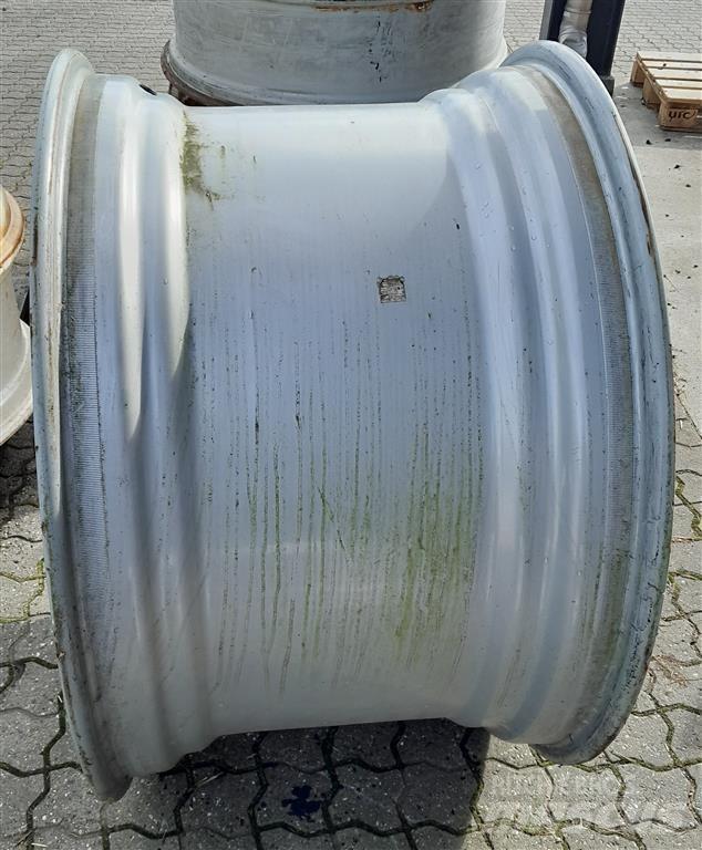 - - - Gumiabroncsok, kerekek és felnik