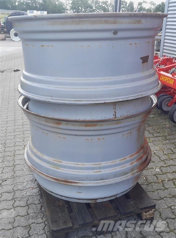  - - - Gumiabroncsok, kerekek és felnik