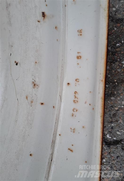  - - - Gumiabroncsok, kerekek és felnik