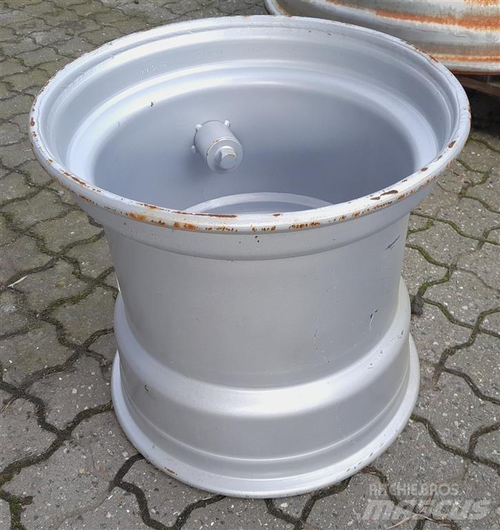  - - - Gumiabroncsok, kerekek és felnik