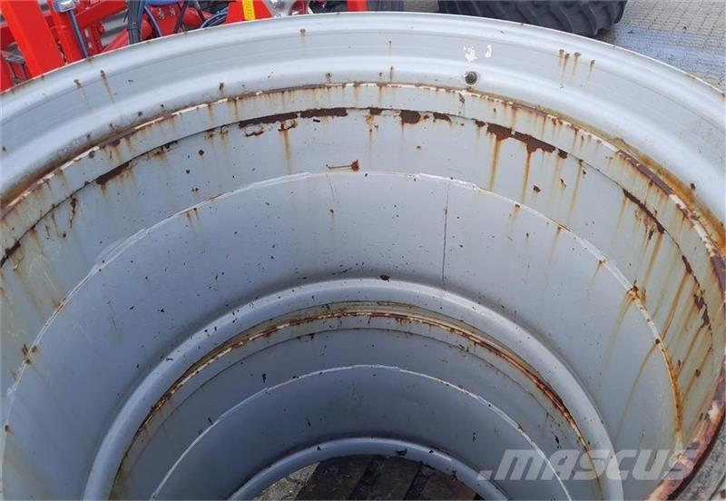  - - - Gumiabroncsok, kerekek és felnik