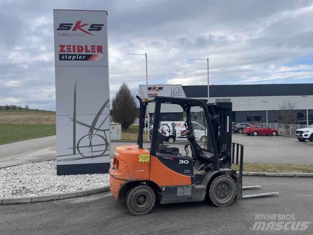 Doosan D30S-5 Dízel targoncák