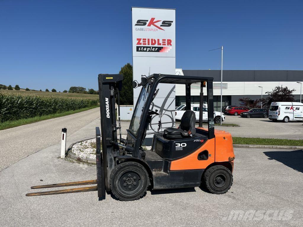 Doosan D30S-5 Dízel targoncák