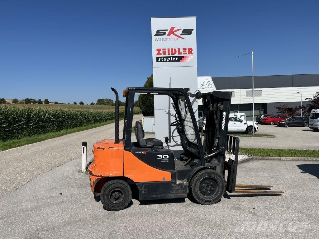 Doosan D30S-5 Dízel targoncák