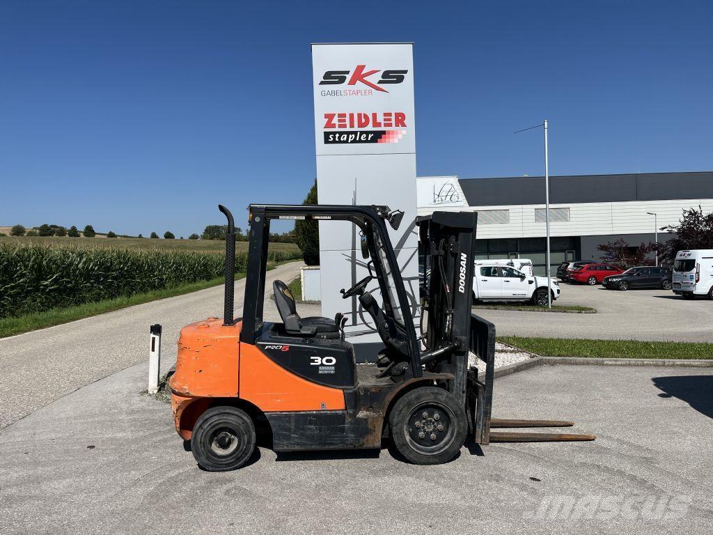 Doosan D30S-5 Dízel targoncák