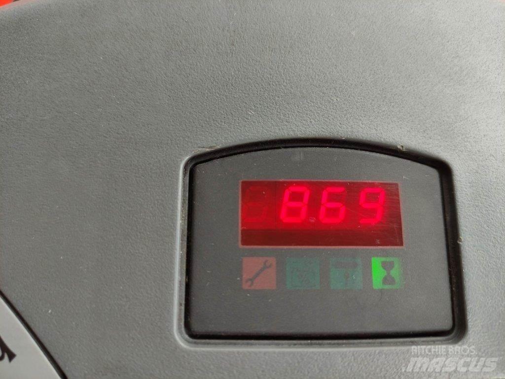 BT LPE240 Alacsony emelőkocsi