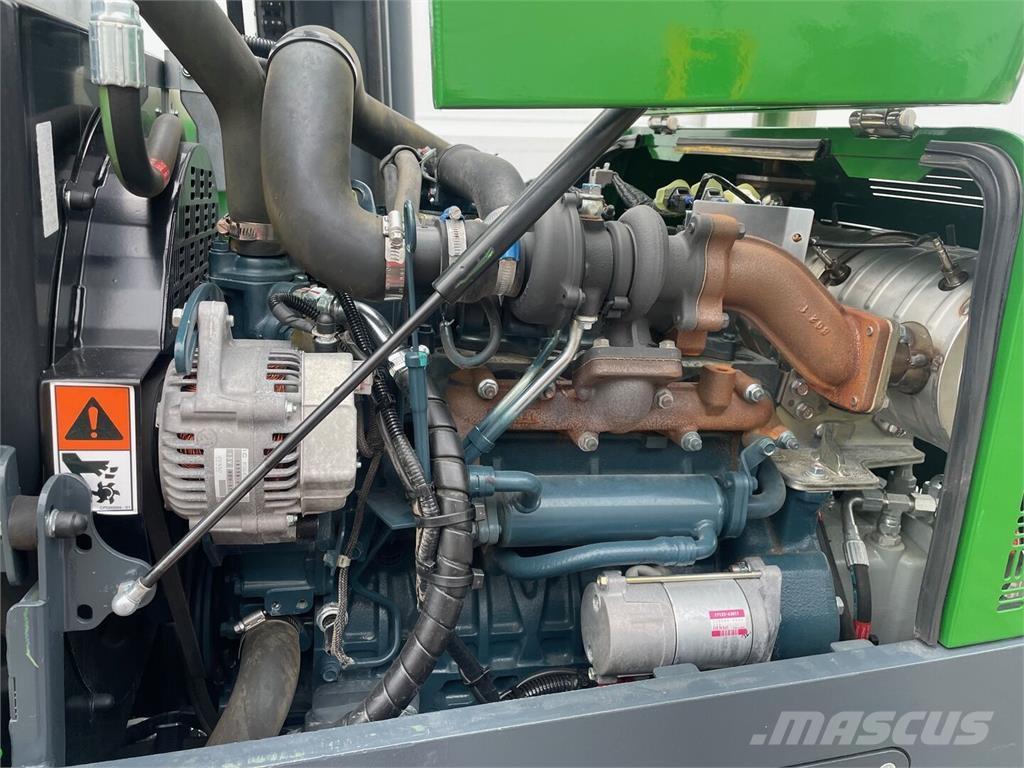 Combilift C4000 Oldalvillás targonca