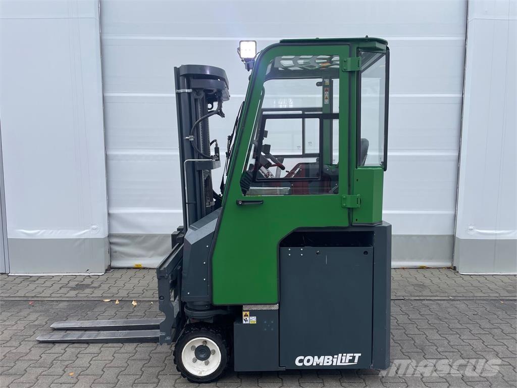Combilift CBE 2500 Oldalvillás targonca