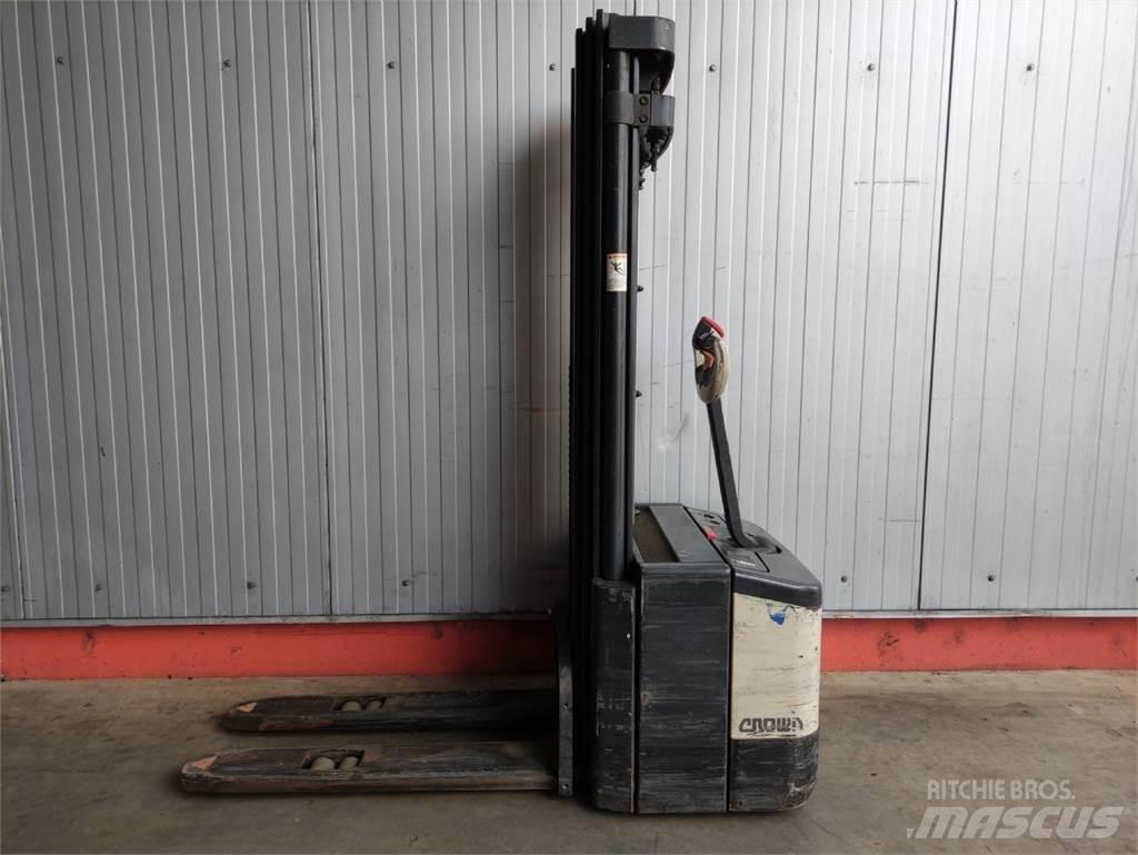 Crown WE 2300-1.6 TT Gyalogkíséretű targonca