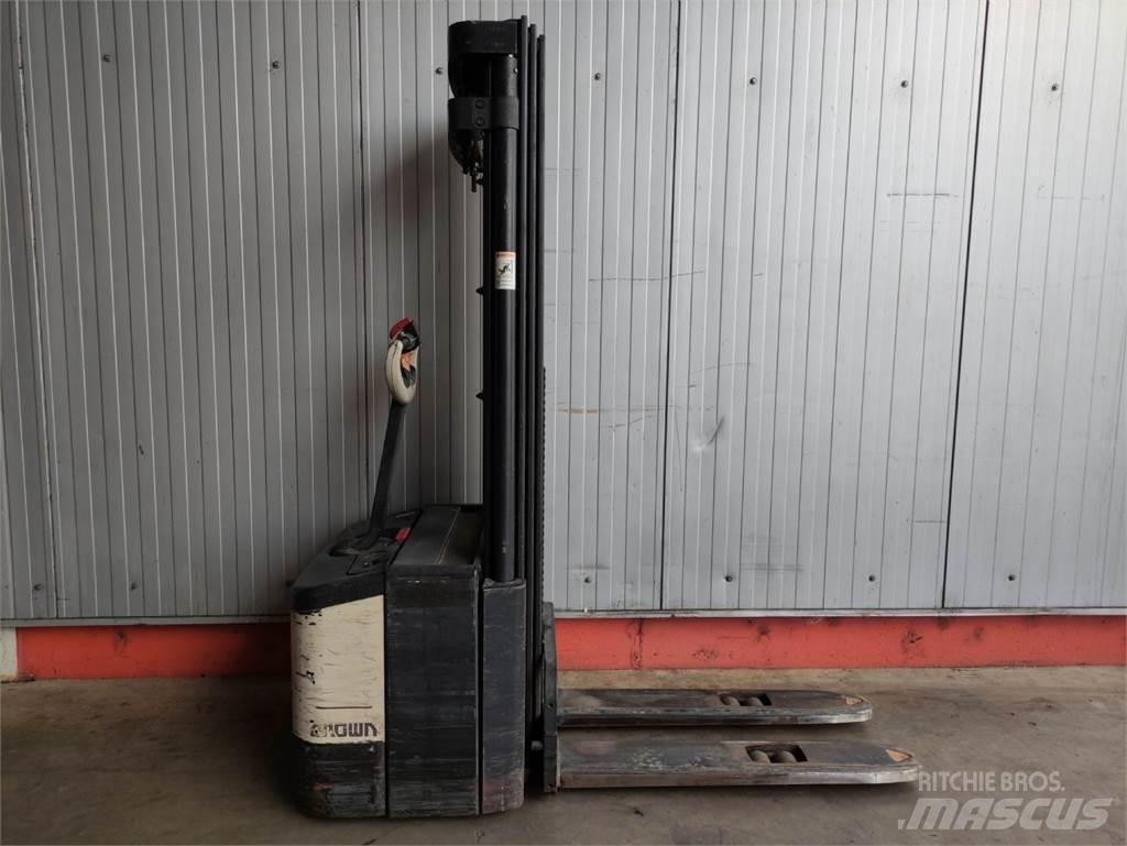 Crown WE 2300-1.6 TT Gyalogkíséretű targonca
