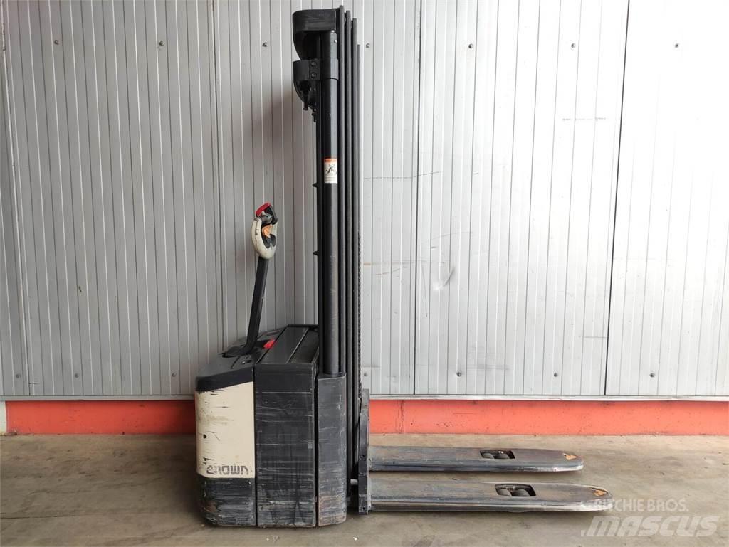 Crown WE2300-1.6-TT Gyalogkíséretű targonca