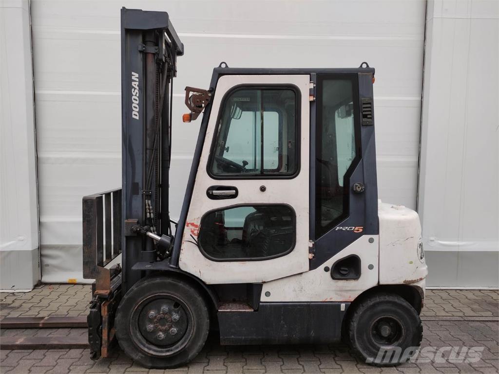 Doosan D25S-5 Dízel targoncák