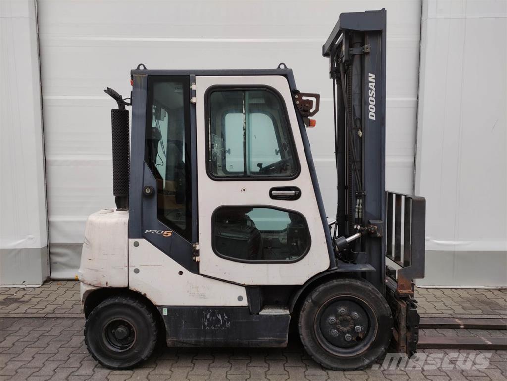 Doosan D25S-5 Dízel targoncák
