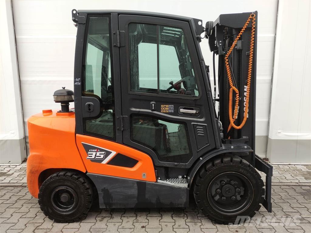 Doosan D35C-9 Dízel targoncák