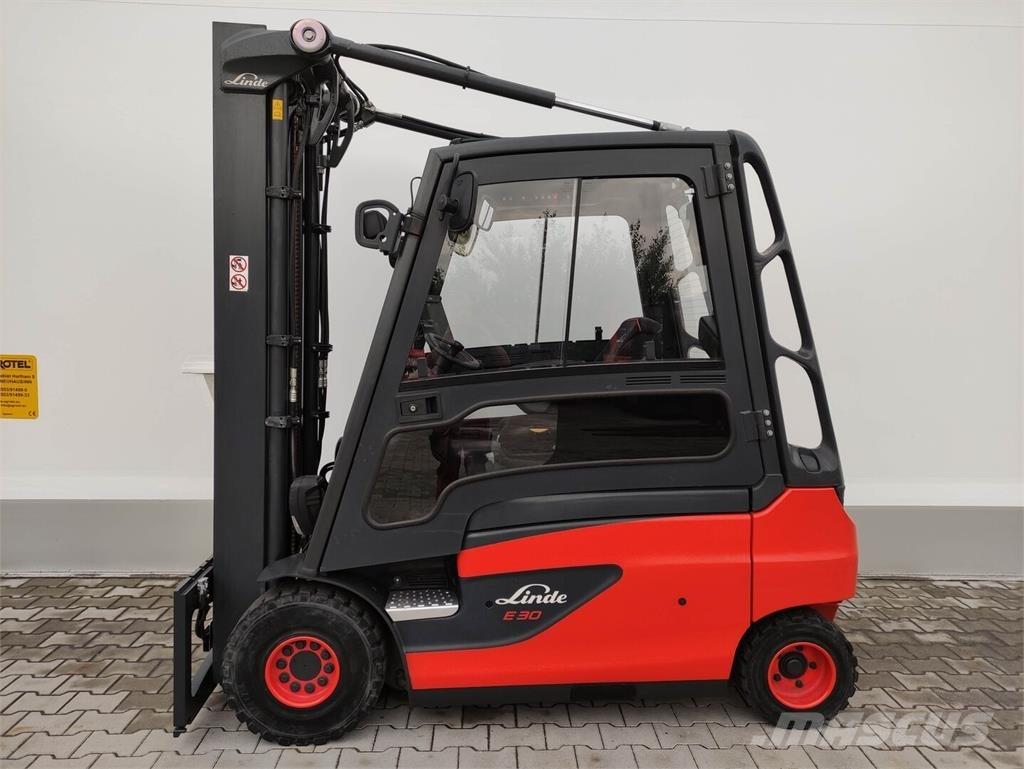 Linde E30L/387 (LACK NEU) Elektromos targoncák