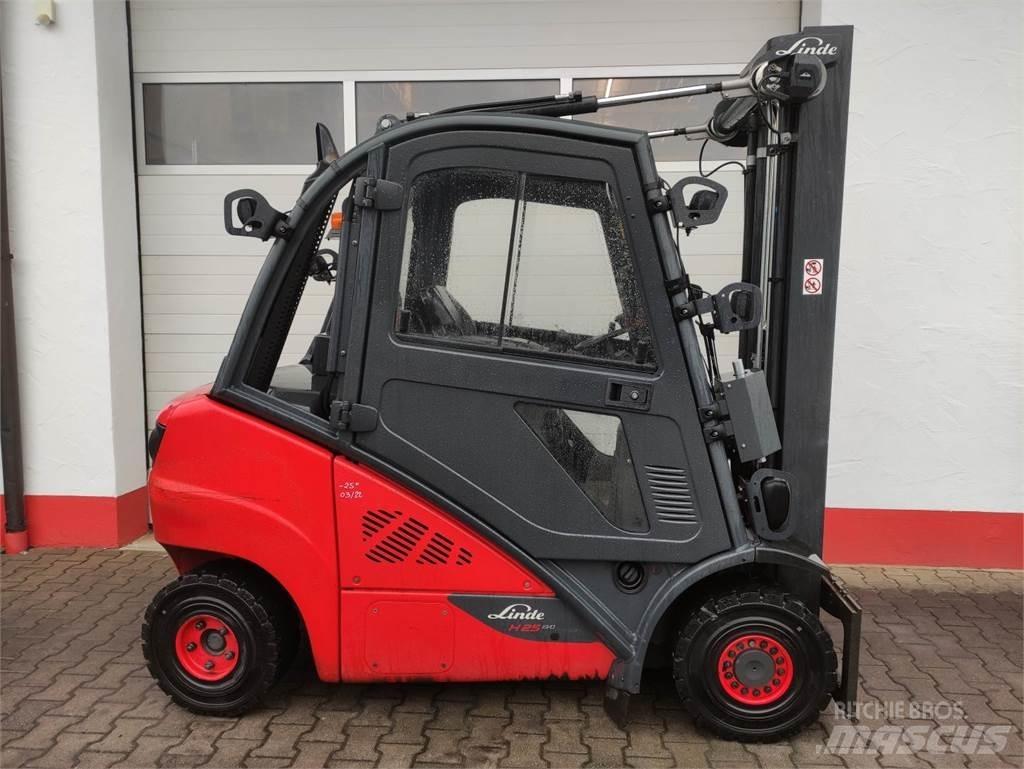 Linde H25D-02-392 EVO Dízel targoncák