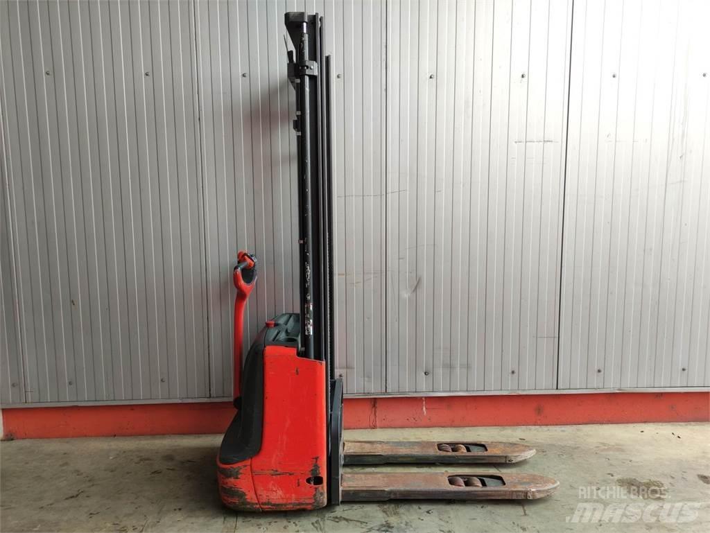 Linde L12 Gyalogkíséretű targonca