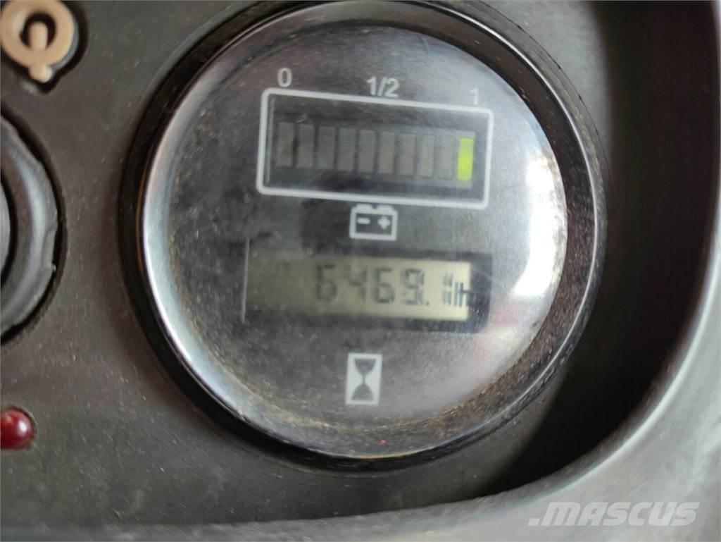 Linde L14-372 Gyalogkíséretű targonca