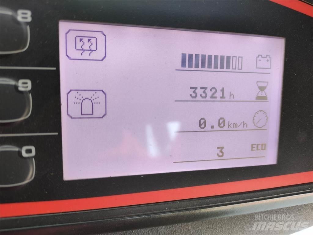 Linde P80 Vontatótargonca