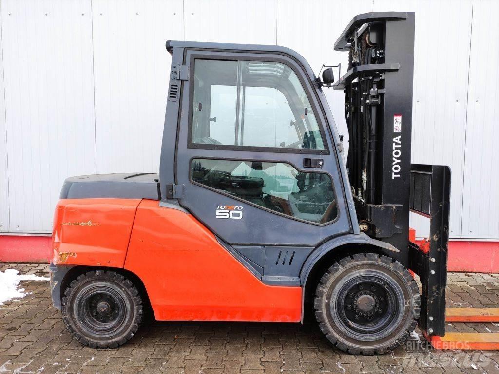 Toyota 40-8FD50N Dízel targoncák