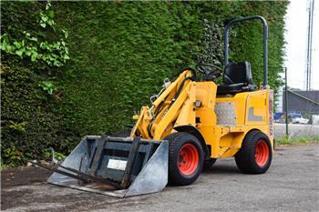 Knikmops KM 100 Bucket & Forks