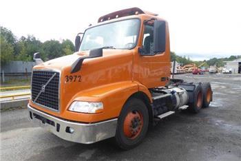 Volvo VNM64T