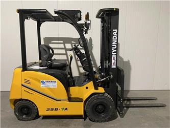 Hyundai 25B-7A