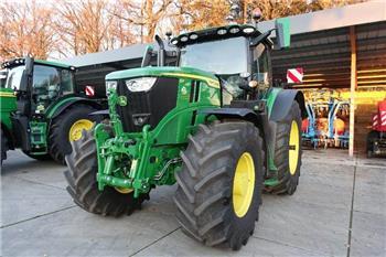 John Deere 6R215