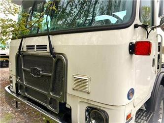 Autocar ACX8X4