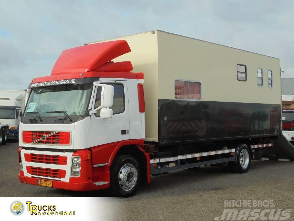 Volvo FM 9.310 + Euro 5 + Manual + Horse transport Állatszállító teherautók