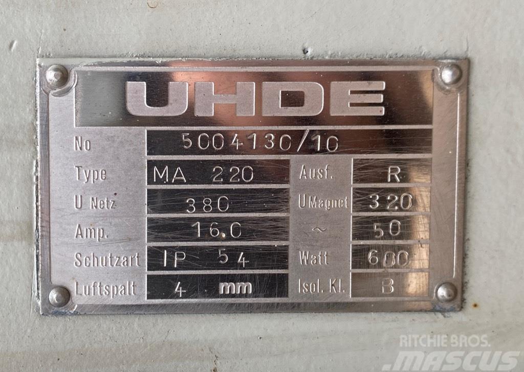  UHDE 1300 x 650 (600) Feeder, Trilgoot Tárolók
