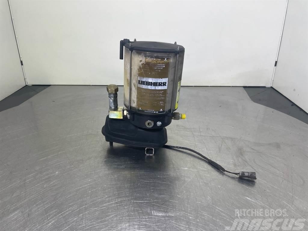Liebherr A934C-10228443-Lubricating pump/Vetsmeerpomp Alváz és felfüggesztés