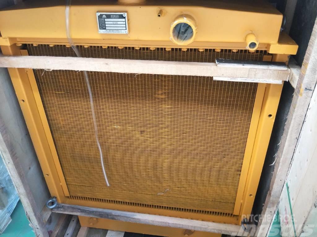 Komatsu D85A-18 radiator assy 154-03-00080 Egyebek